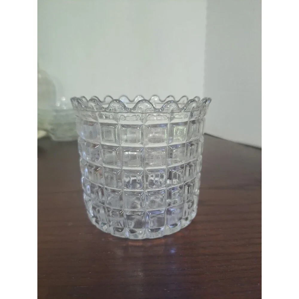 Vintage Waffle Block Clear Glass Vase With Scalloped Edge